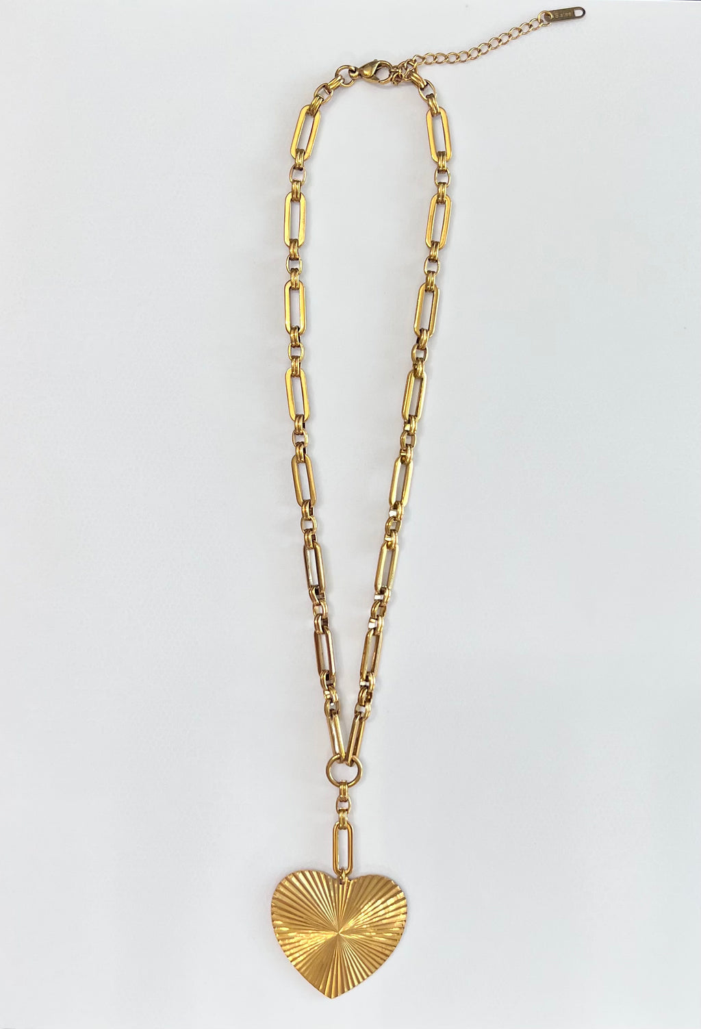 Hart gold necklace