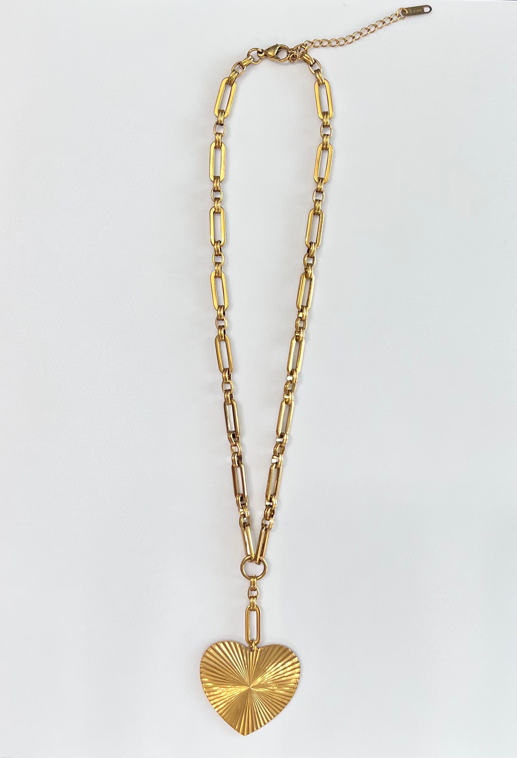 Hart gold necklace